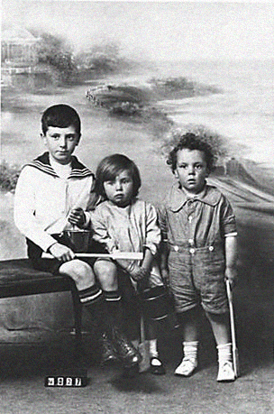 Ernie Harris, Dorothy Sears and Leslie Harris