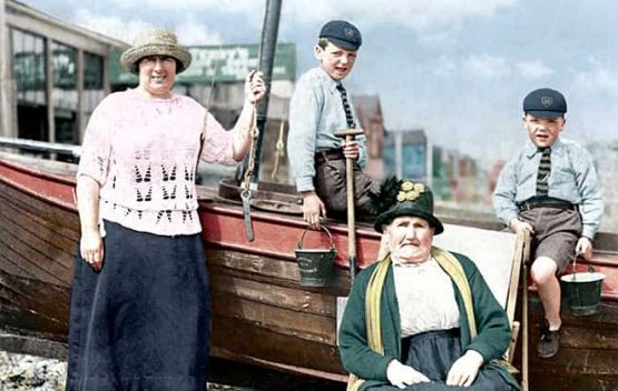 old colourised photo of whitstable beach, kent